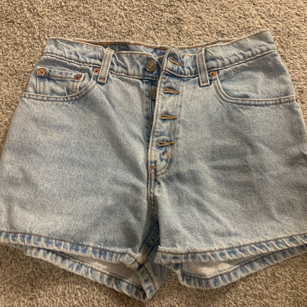 Levi’s High Rise 80’s Mom Denim Shorts